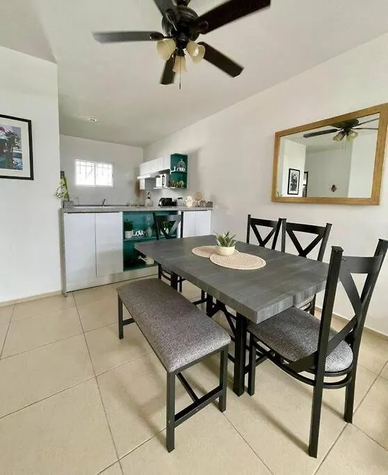 Casa Vallejo En Residencial Becquer Cancún México